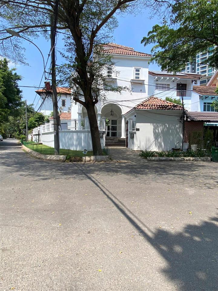 Bán biệt thự view đẹp, 108 tỷ, 368m² tại đường nguyễn văn hưởng, phường an khánh, q2, hcm