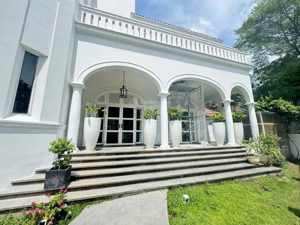 Bán biệt thự view đẹp, 108 tỷ, 368m² tại đường nguyễn văn hưởng, phường an khánh, q2, hcm