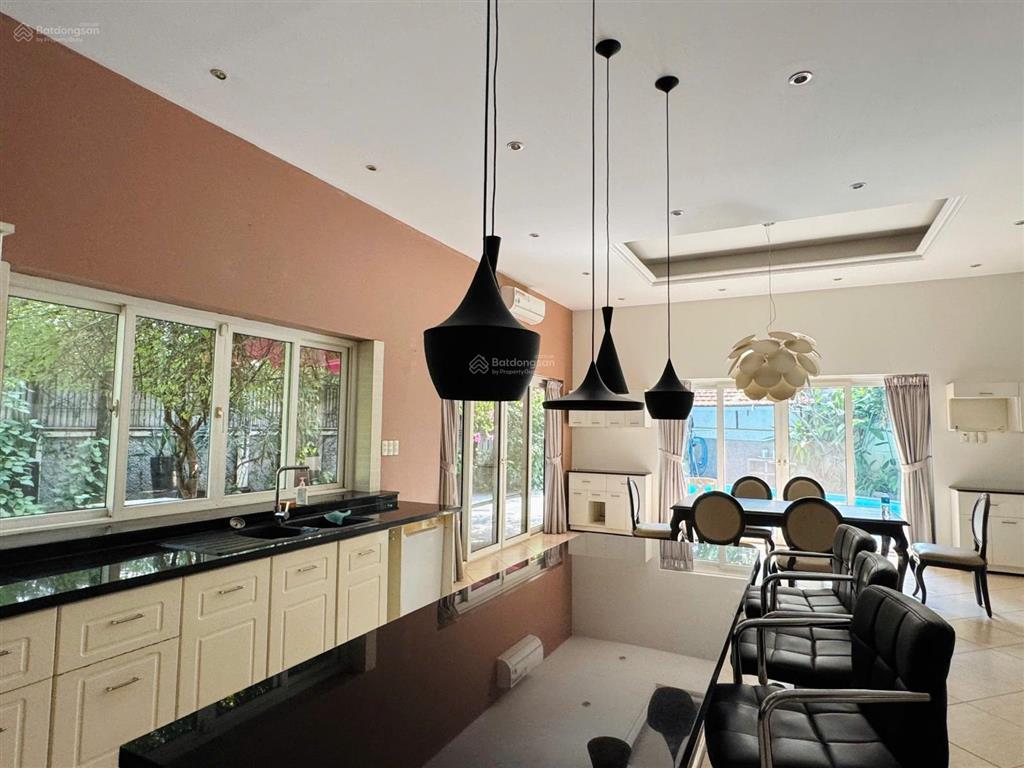 Bán biệt thự 651m2 tại nguyễn văn hưởng, p thảo điền, q2, tp.hcm, giá siêu hời 110 tỷ vnd