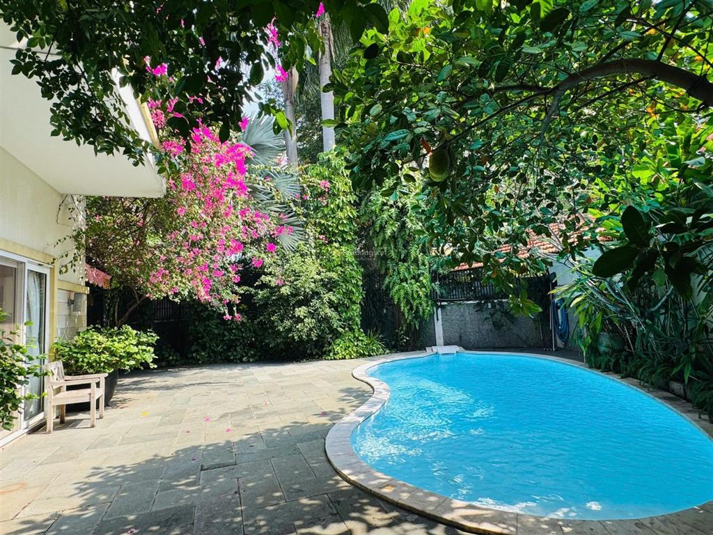 Bán biệt thự 651m2 tại nguyễn văn hưởng, p thảo điền, q2, tp.hcm, giá siêu hời 110 tỷ vnd