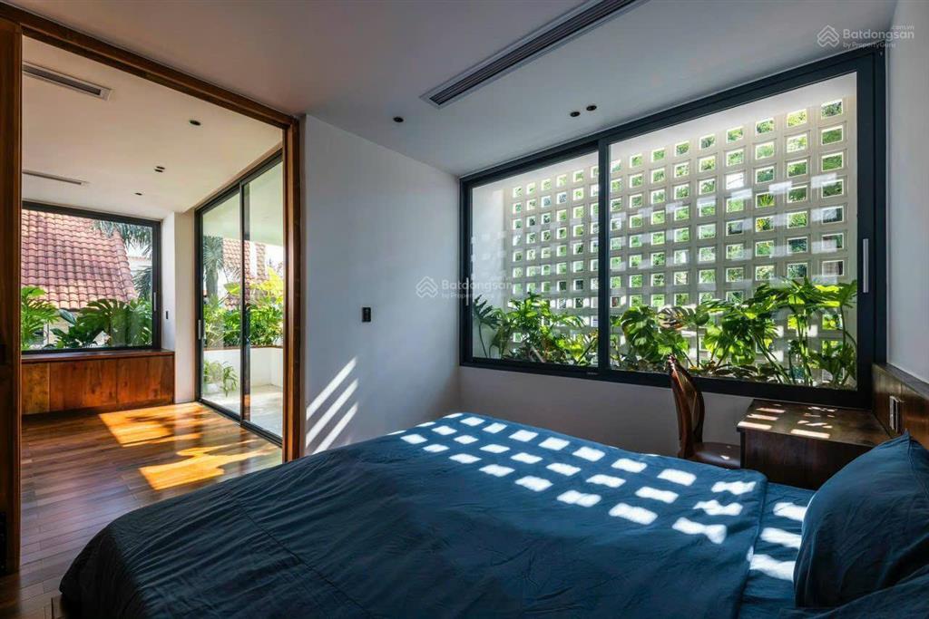Bán gấp biệt thự 295m2, 110 tỷ ở nguyễn văn hưởng, p. thảo điền, q2, tp.hcm hot!