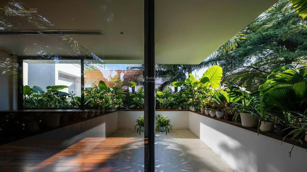 Bán gấp biệt thự 295m2, 110 tỷ ở nguyễn văn hưởng, p. thảo điền, q2, tp.hcm hot!