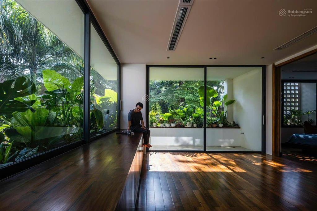 Bán gấp biệt thự 295m2, 110 tỷ ở nguyễn văn hưởng, p. thảo điền, q2, tp.hcm hot!