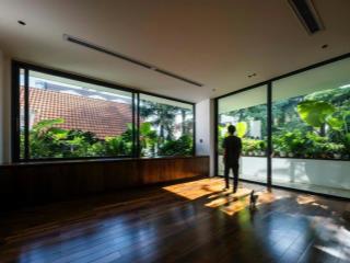 Bán gấp biệt thự 295m2, 110 tỷ ở nguyễn văn hưởng, p. thảo điền, q2, tp.hcm hot!
