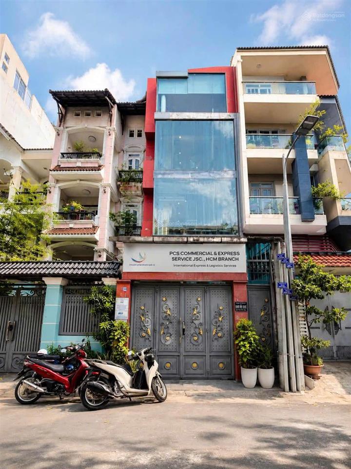 Bán tòa nhà làm văn phòng khu sân bay mặt tiền sầm sơn, dt 5x24m, hầm 4 tầng, giá chỉ 25 tỷ