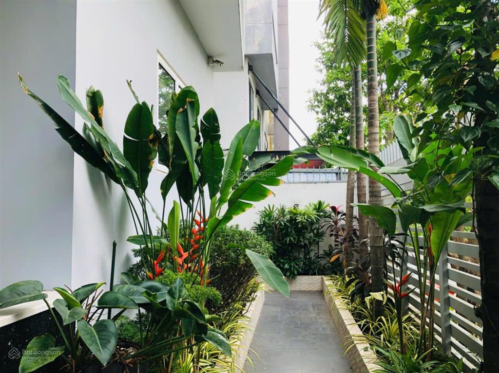 Biệt thự view sông khu compound 153 nguyễn văn hưởng, dt 420m2, hầm 3 tầng, hđt 7500$, giá 135 tỷ