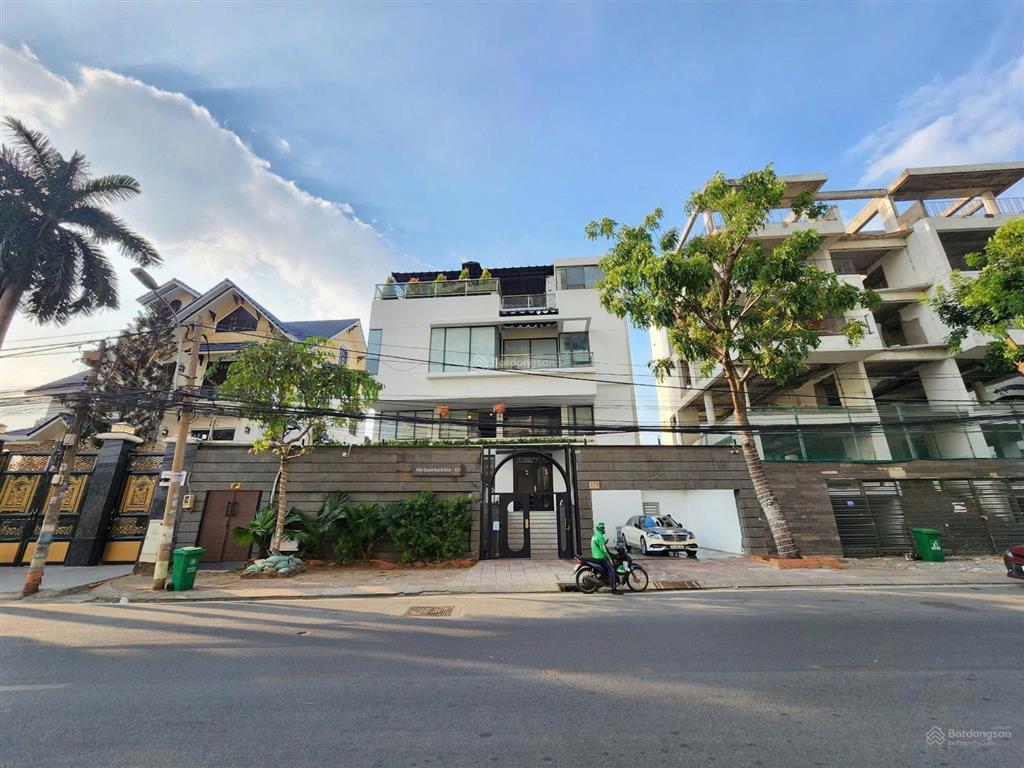 Biệt thự view sông khu compound 153 nguyễn văn hưởng, dt 420m2, hầm 3 tầng, hđt 7500$, giá 135 tỷ