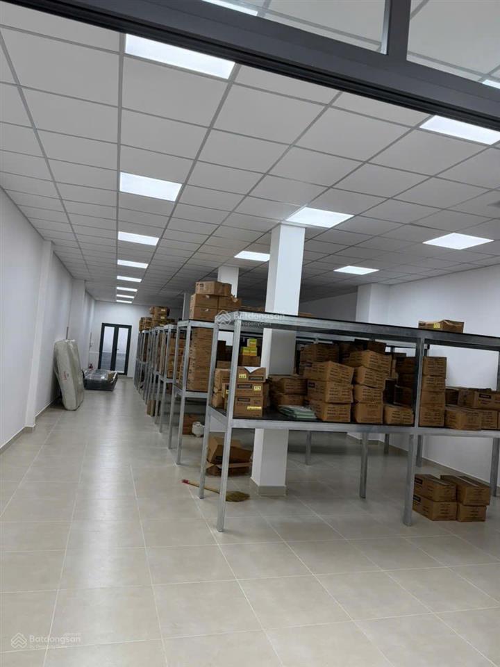 Giảm 10 tỷ! căn mặt tiền sát quận 1, dt 6,4x28m, 2 tầng, hđt 80tr, giá 31 tỷ thương lượng