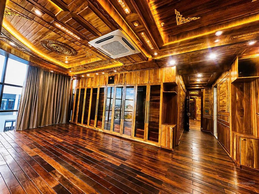 Mình chính chủ cần bán toà nhà văn phòng cc kết hợp penthouse sang trọng lô góc mặt tiền phạm hùng