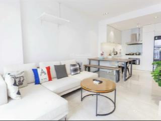 Bán gấp nhà sunrise city central 76m 2pn 2wc chốt 6ty ko vay bank  0937 781 ***