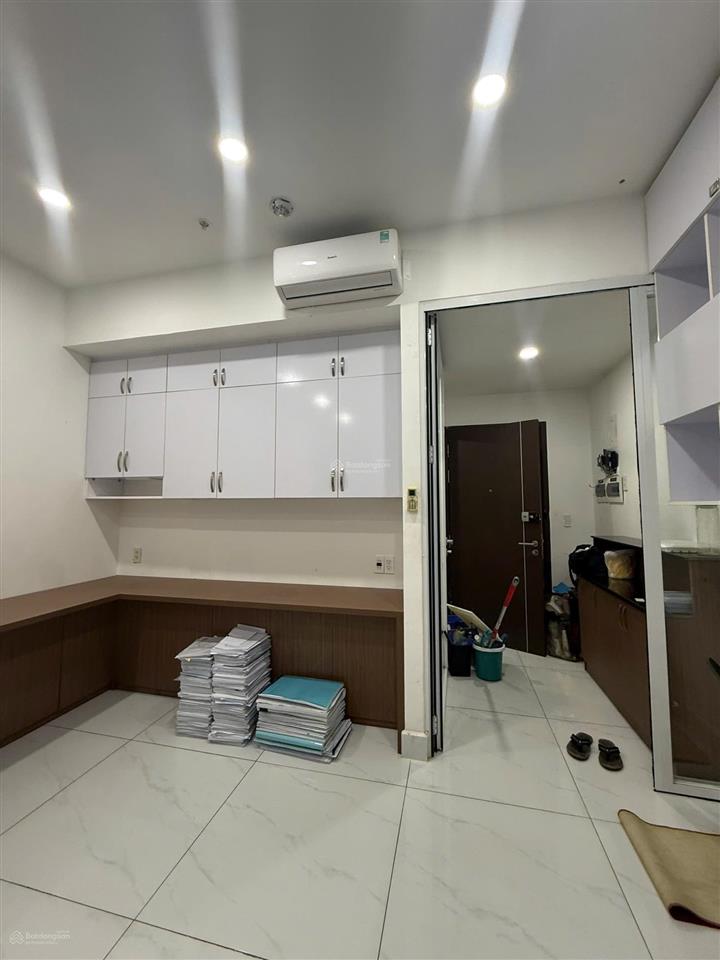 Cho thuê gấp văn phòng 50m2 13.000.000/tháng toà nhà sunrise city north. xem  0937 781 ***