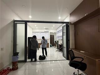 Cho thuê gấp văn phòng 50m2 13.000.000/tháng toà nhà sunrise city north. xem  0937 781 ***