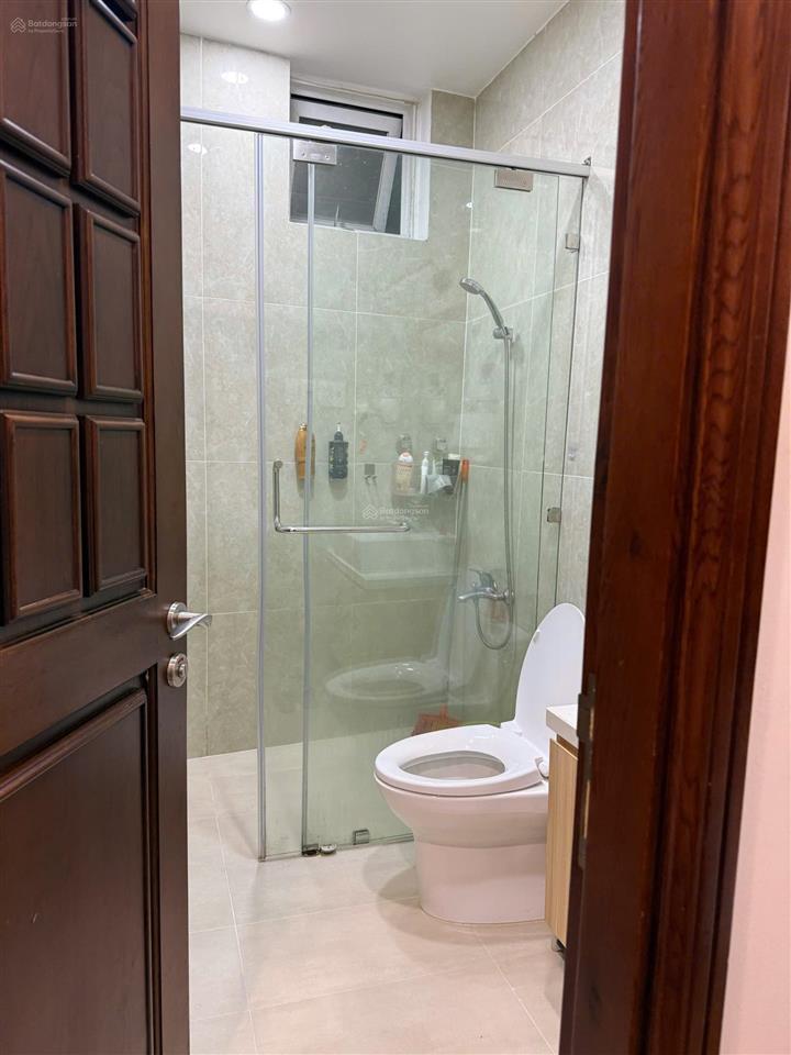 Bán nhà có ban công phòng khách, cc him lam riverside 2pn 2wc 96m giá 6.8ty  0937 781 ***