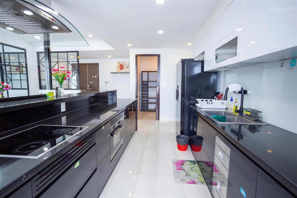 Nổi bật lúc này, 99m sunrise city chỉ 7,7 tỷ lầu cao view đẹp, full nội thất,  0937 781 ***