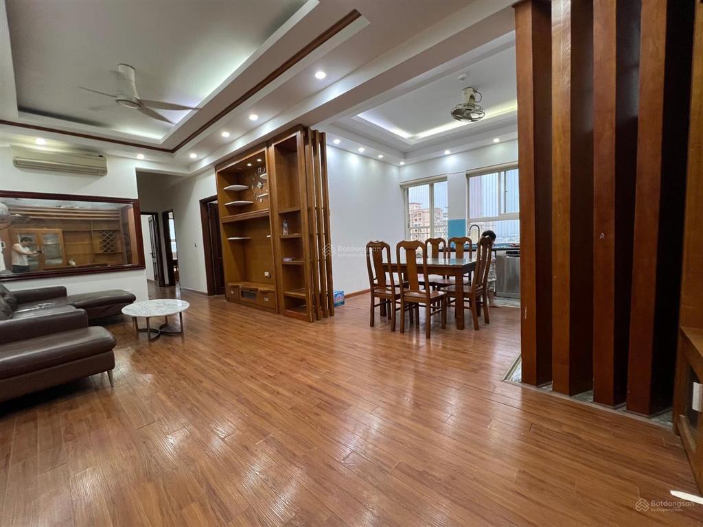 Cho thuê căn hộ 3pn, 2wc, 117m2, full nội thất tại sunrise building 3, thoáng mát tiện đi lại