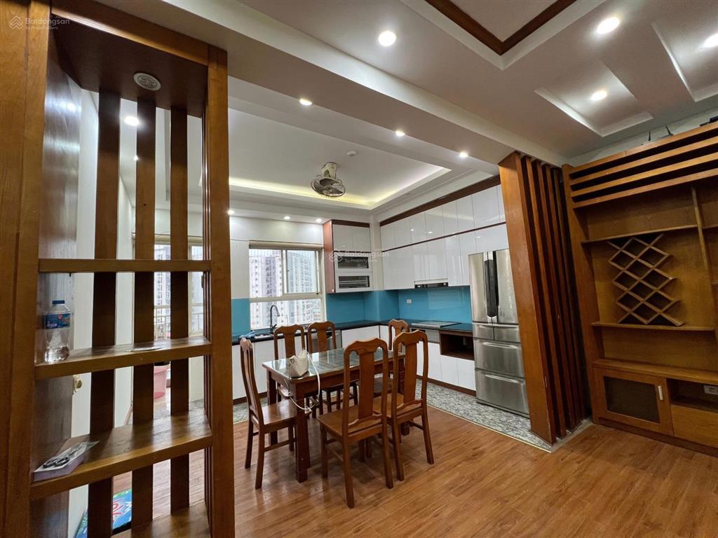Cho thuê căn hộ 3pn, 2wc, 117m2, full nội thất tại sunrise building 3, thoáng mát tiện đi lại