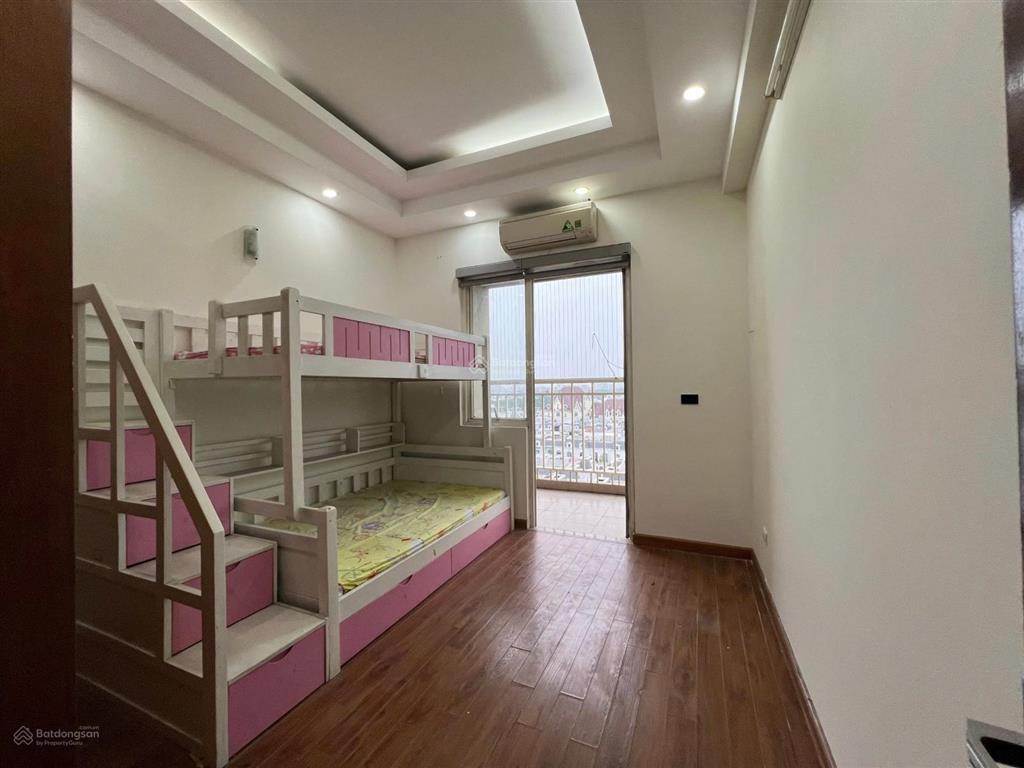Cho thuê căn hộ 3pn, 2wc, 117m2, full nội thất tại sunrise building 3, thoáng mát tiện đi lại