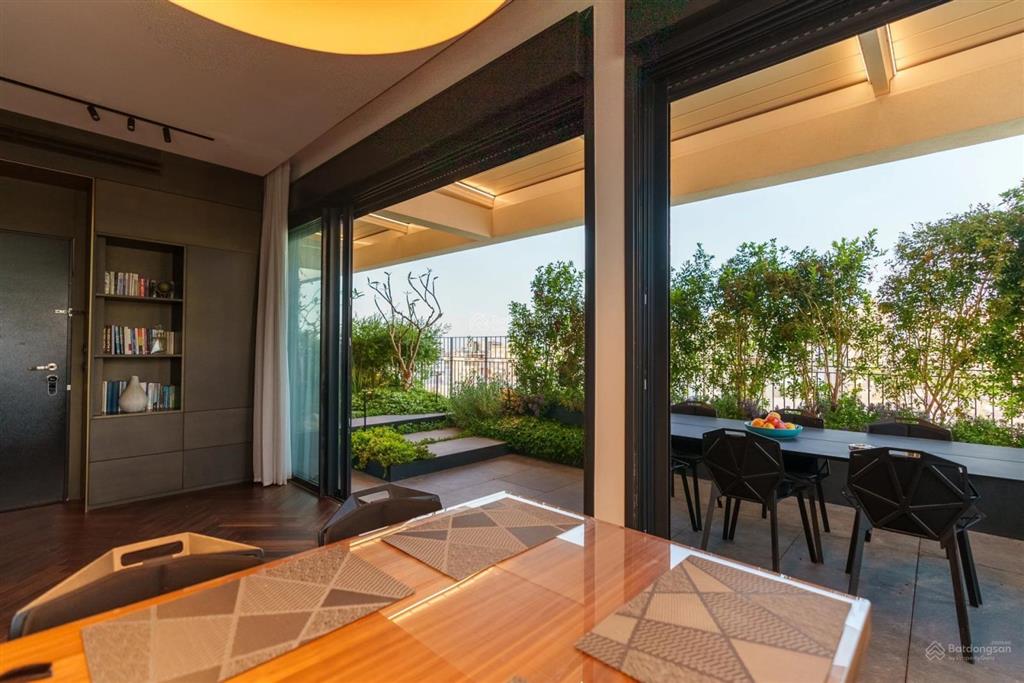 Duy nhất 1 căn hộ diện tích 154m2 có sân vườn gần 20m2 giá 7 tỷ(46tr/m2) mặt đường tố hữu.