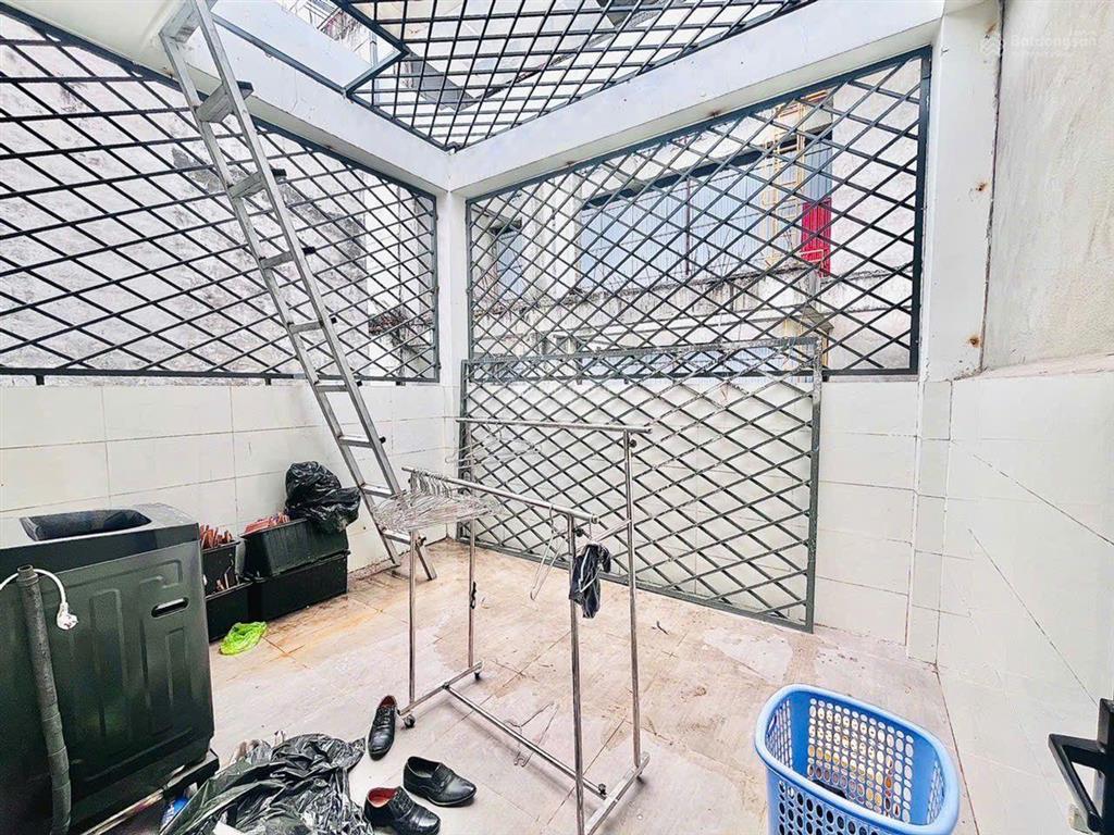 Ngay khu vip ttq9  bán nhà mới đẹp  lê văn việt  3tầng  69m2(4m x 17,2m)  hxh 5m  giá 6.18tỷ