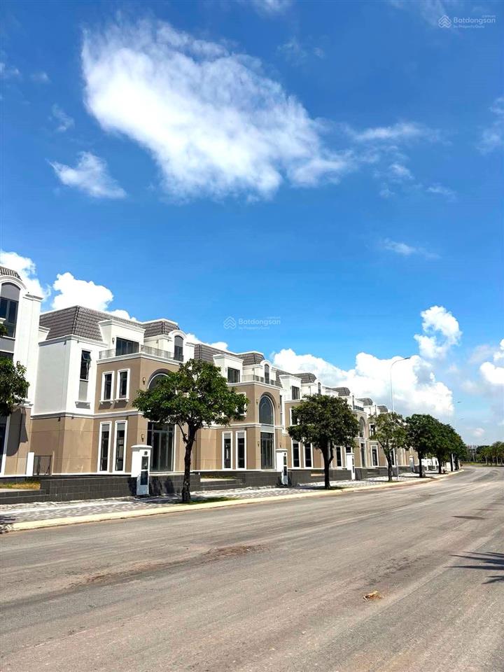 Hot! chính chủ gửi bán biệt thự đơn lập mặt tiền đường 45m aqua city