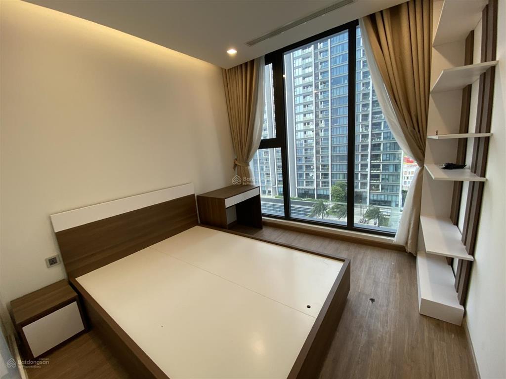Bán ch m1.1004 3pn, 2wc, 106m2 tại vinhomes metropolis  liễu giai, giá cực chất 24,6 tỷ