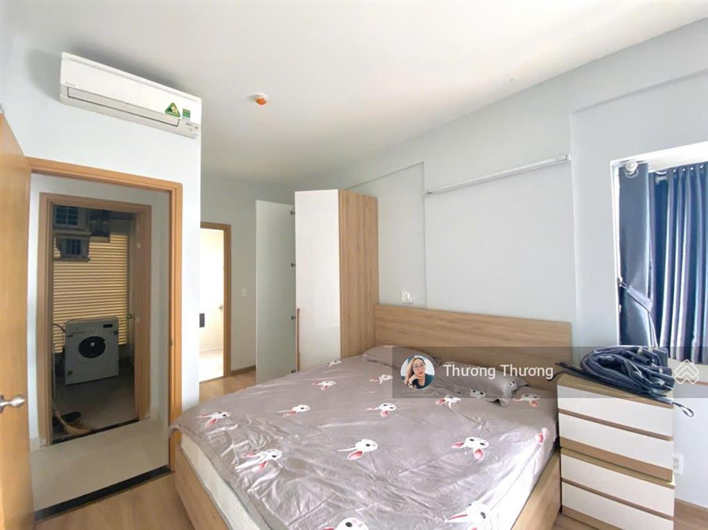 Charmington  cho thuê 2 phòng ngủ full nội thất căn góc 18tr5, thương lượng