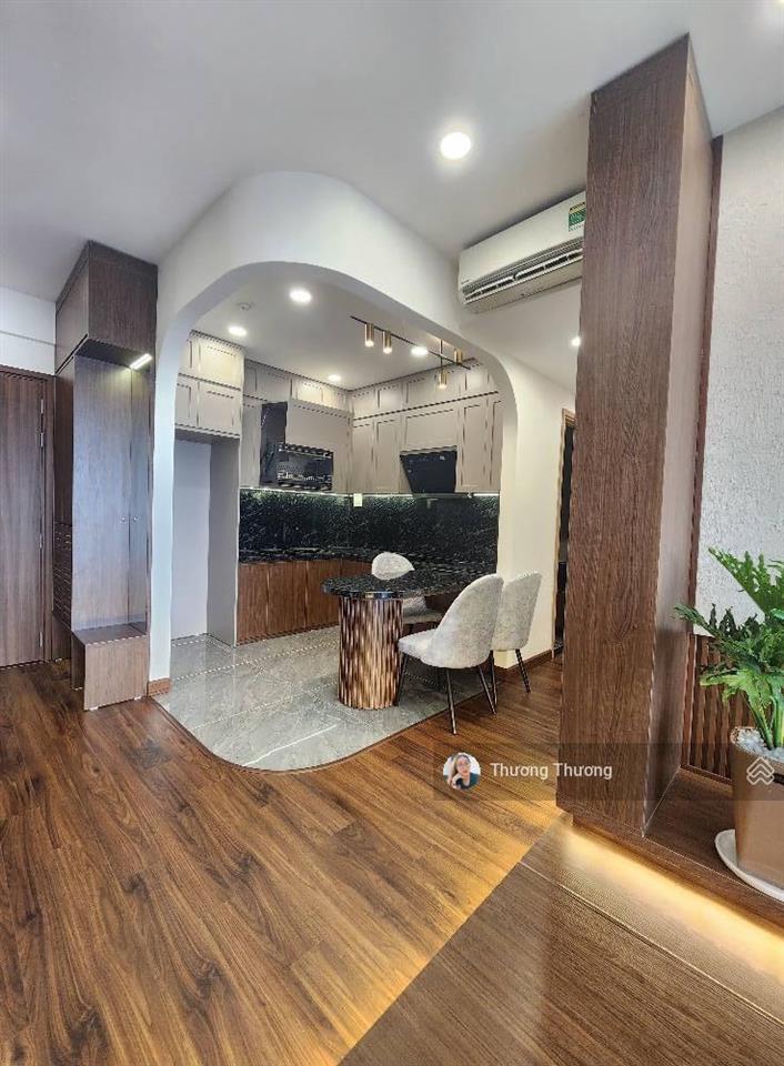 Charmington la pointe  bán căn 2pn2wc căn góc full xịn ở liền