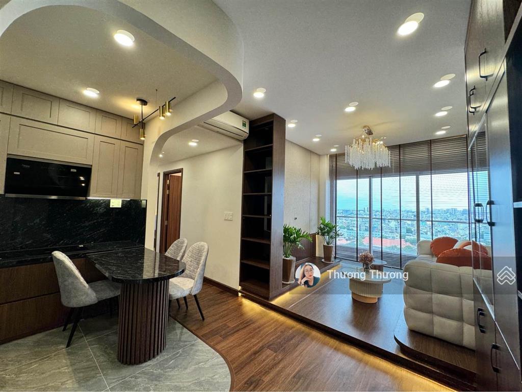 Charmington la pointe  bán căn 2pn2wc căn góc full xịn ở liền