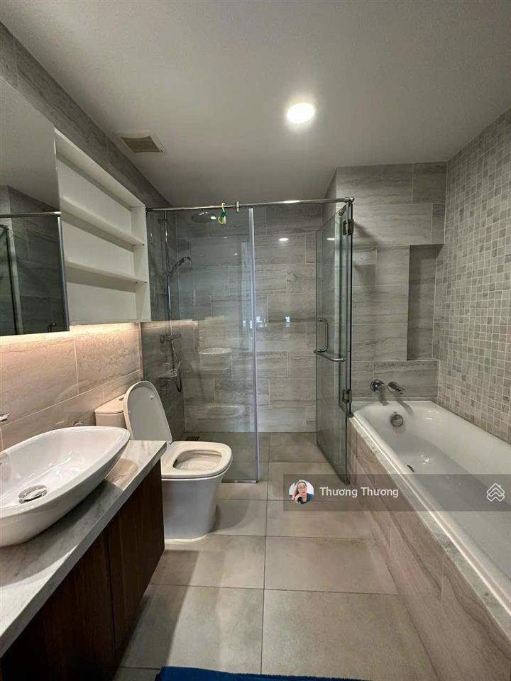 Kingdom 101  cho thuê căn 78m2  2 phòng ngủ 2 toilet chỉ 18tr ntcb