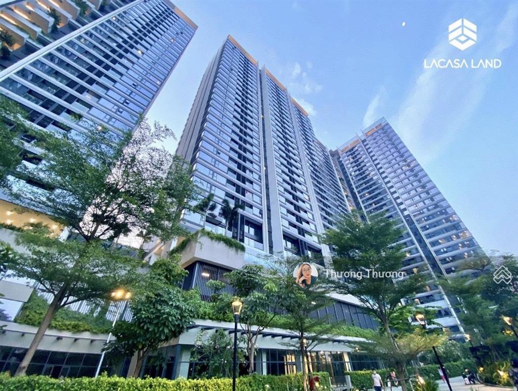 Kingdom 101  bán nhanh căn góc 78m2 2 phòng ngủ sẵn sổ hồng, giá 8,1 tỷ bao thuế phí