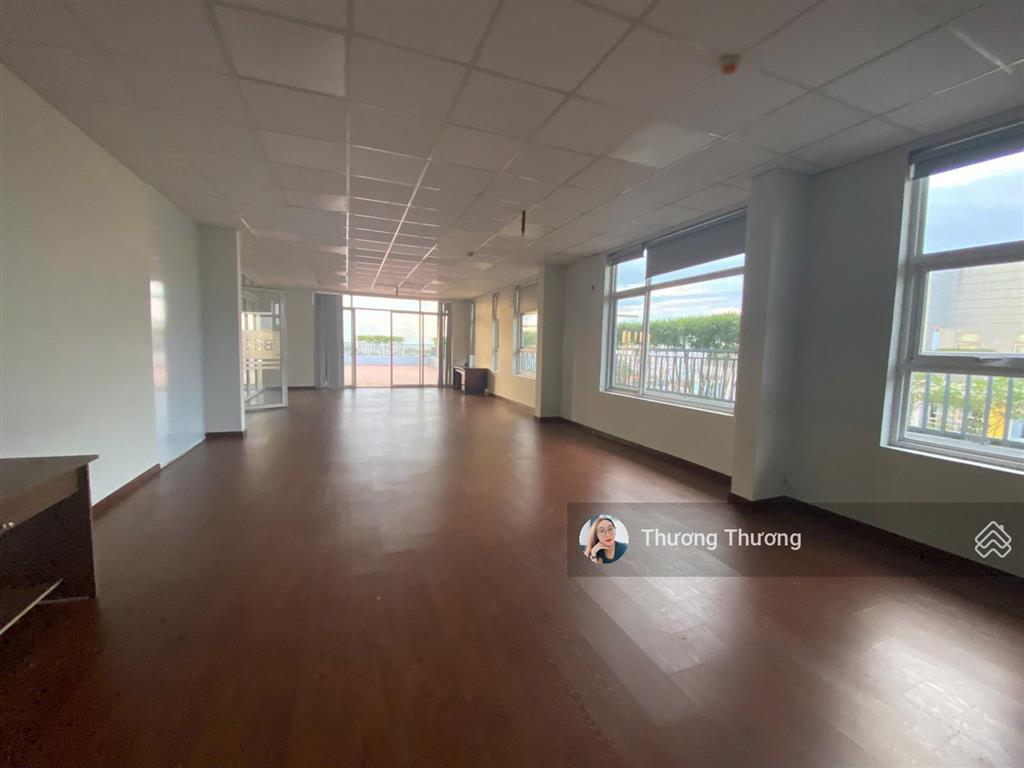 Penthouse charmington la pointe làm văn phòng  dt 133m2