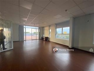 Penthouse charmington la pointe làm văn phòng  dt 133m2