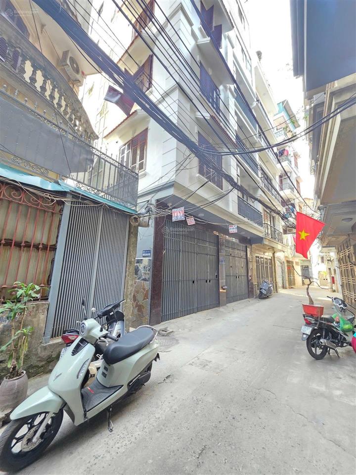 45m2, 5 tầng, hơn 5m mặt tiền, nhà mới, 20m ra đường ô tô dừng đỗ.