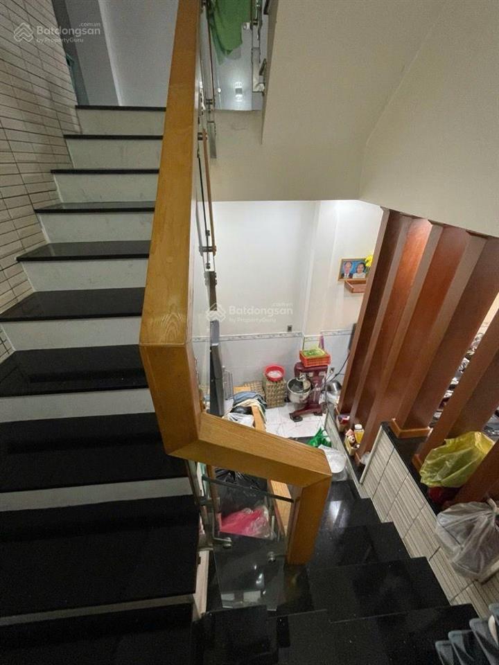 Bán nhà lô góc tô hiệu  4m x 16m  xe tải đổ cửa  giá 5,8 tỷ