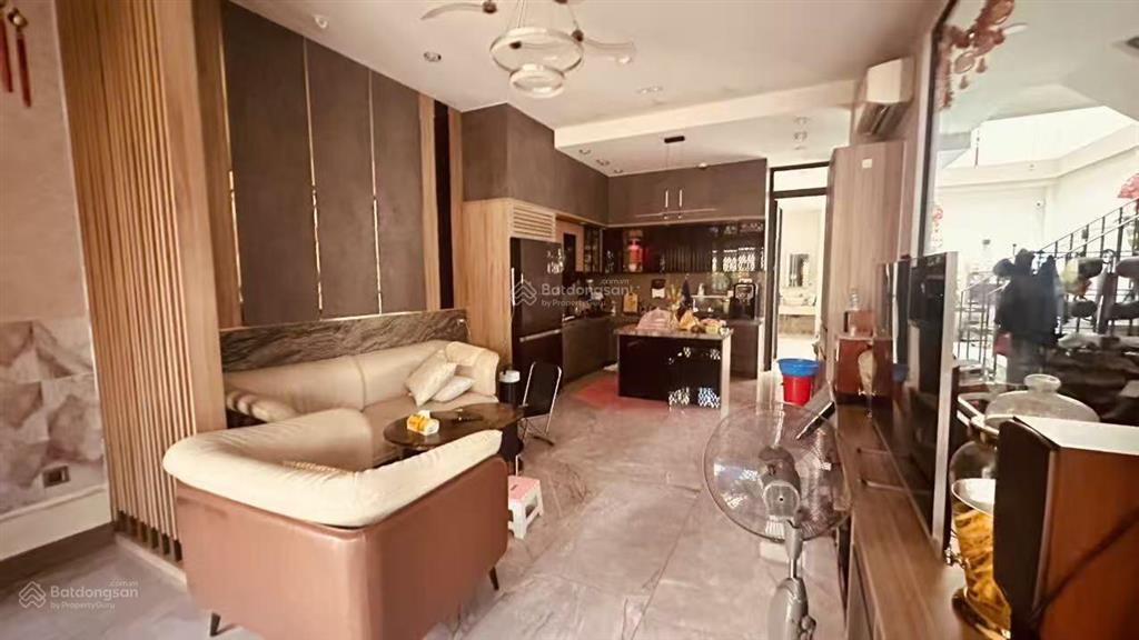Nhà cấp 3 bán gấp 14.2 tỷ có thương lượng , bình tân