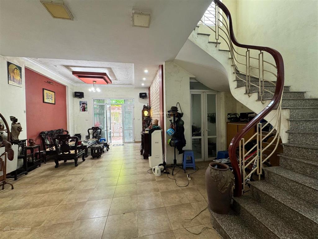 Chính chủ bán biệt thự gần hồ sài đồng long biên 140m2 3.5 tầng có gara oto giá 39 tỷ