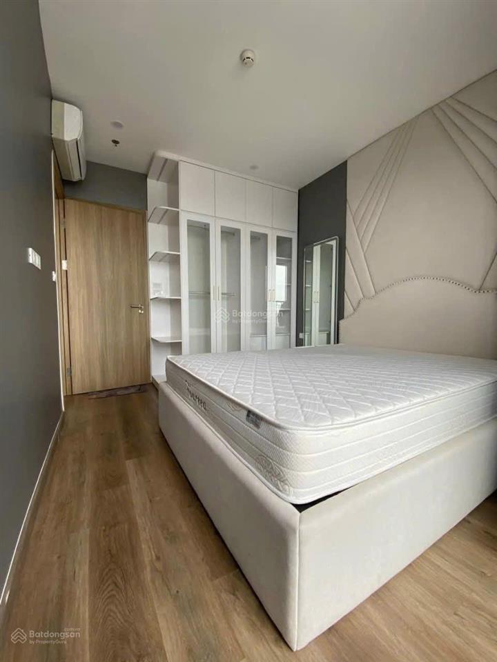 Berriver bán căn 3pn tầng cao tòa mới giá 7.9 tỷ. sổ lâu dài, full đồ. chủ nhà thiện chí bán
