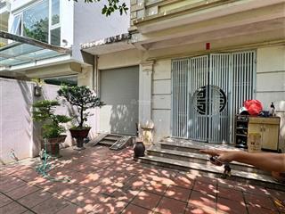 Chính chủ bán biệt thự gần hồ sài đồng long biên 140m2 3.5 tầng có gara ô tô giá 35 tỷ