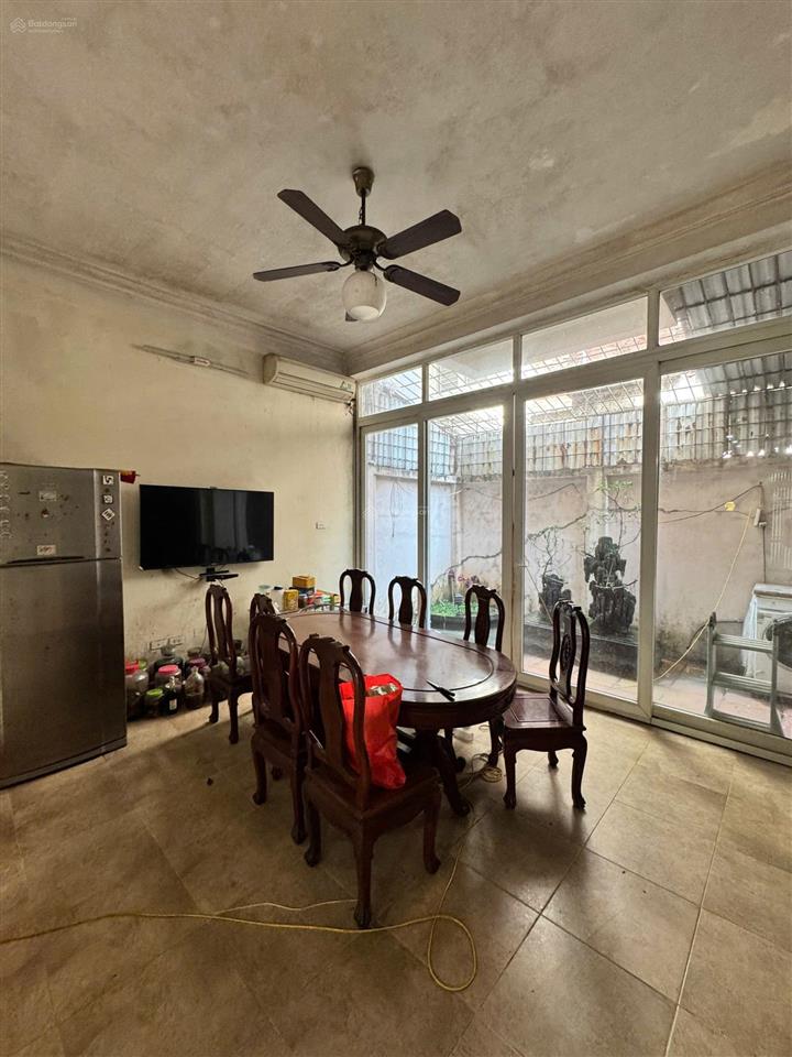 Chính chủ bán biệt thự gần hồ sài đồng long biên 140m2 3.5 tầng có gara ô tô giá 35 tỷ