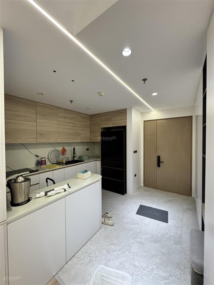 Berriver n02 bán căn 3pn 101m2 nội thất đẹp, tầng cao. đã có sổ. giá 9,6 tỷ