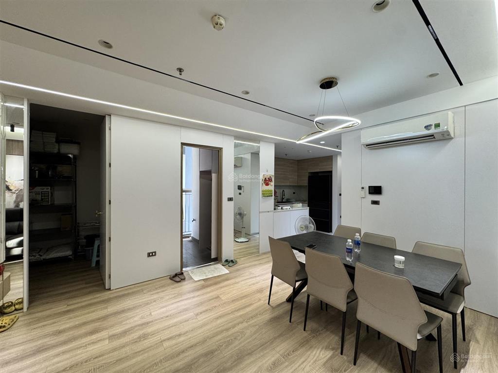 Berriver n02 bán căn 3pn 101m2 nội thất đẹp, tầng cao. đã có sổ. giá 9,6 tỷ