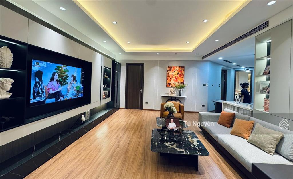 Chính chủ bán căn 2 phòng ngủ 89m2 197 trần phú. giá 5.5 tỷ