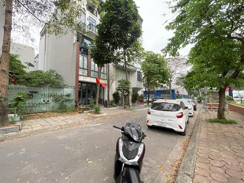 Bán đất tái định cư việt hưng mặt vườn hoa công viên 75m², mt 5m vỉa hè ôtô tránh giá chào 25,5 tỷ