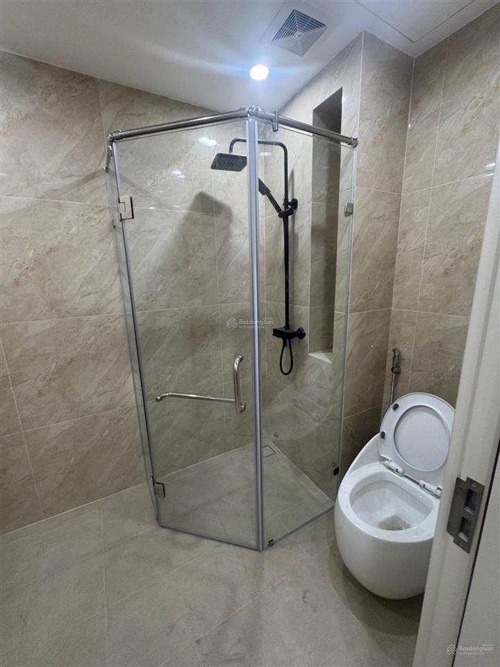 Phố hoa lâm 65m2 nhà mới xây 6 tầng thang máy ô tô đõ cửa