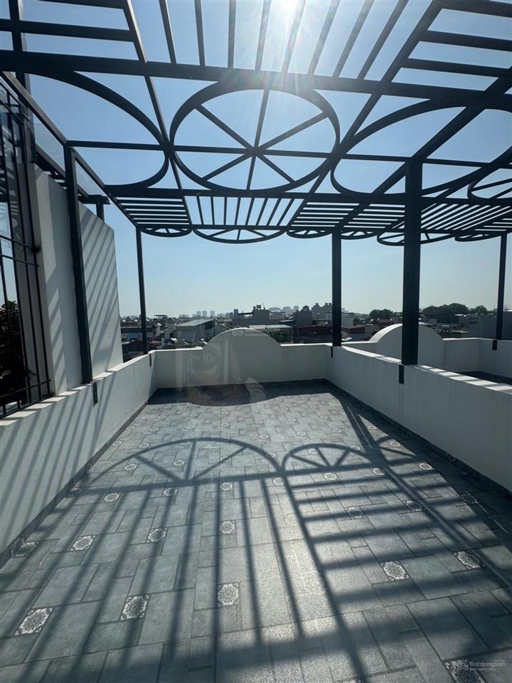 Phố hoa lâm 65m2 nhà mới xây 6 tầng thang máy ô tô đõ cửa