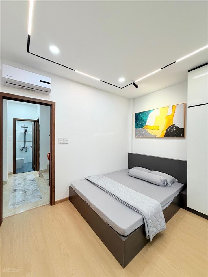 Mặt tiền đường 7m hồng hà  bảy hiền  tân bình  nhà 4 tầng 40m2 [3.8 x 11]  giá 9.7 tỷ.