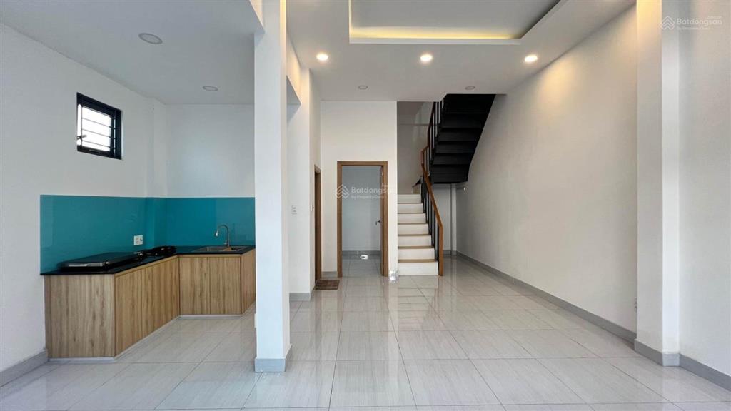 Chủ gấp bán căn nhà ngay âu cơ ra mặt tiền đường âu cơ vài bước chân  diện tích 68m2 [5,7 x 12]