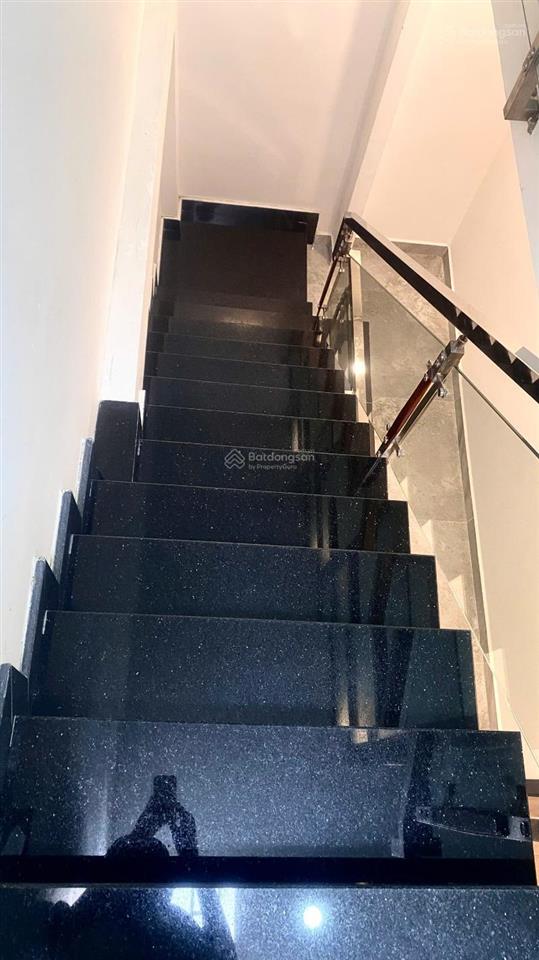 Gấp bán căn nhà ngay trần văn quang  tân bình  cách mặt tiền vài bước chân  dt 57m2 [5.7 x 10m]