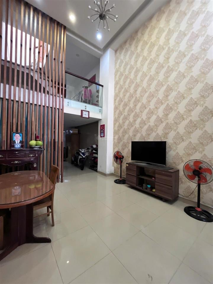 Bán nhà  ngay nguyễn sơn  tân phú  hẻm xe hơi 7 chỗ  3 tầng  80m2 [4 x 20m]  chỉ 7.2 tỷ