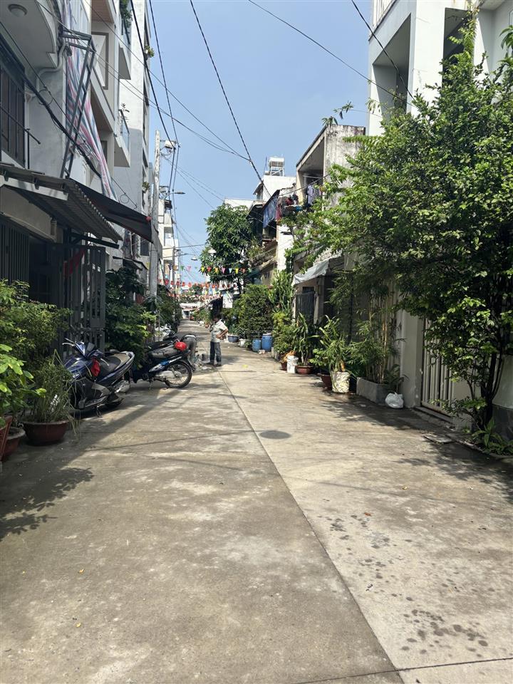 Nhà ngộp  ngay thoại ngọc hầu  tân phú  hẻm xe hơi quay đầu  90m2  chỉ hơn 10 tỷ